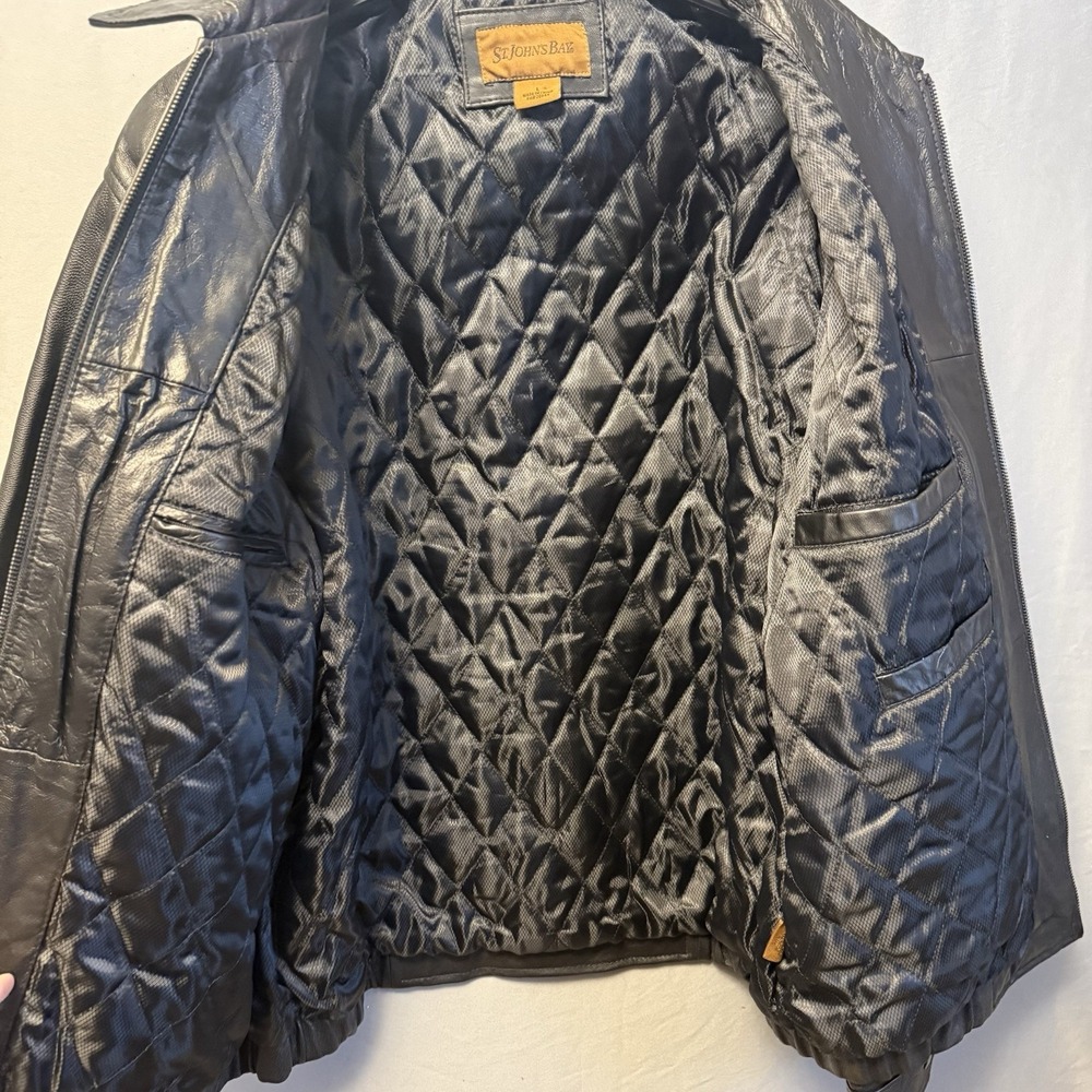 St. John's Bay Leather Bomber Jacket Mens Large Black Zip Front Quilted Lined - Picture 5 of 12